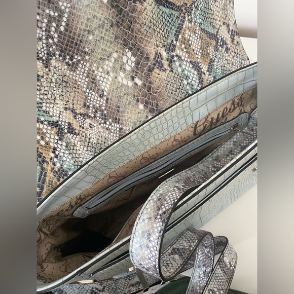 Guess Crossbody Bag - Picture 5 of 5